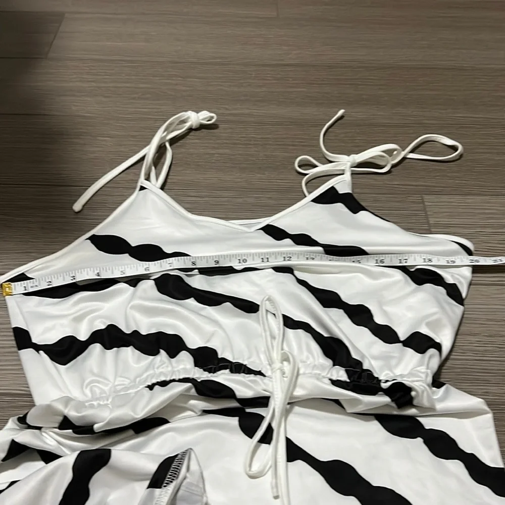 Dress - Picture 3 of 7